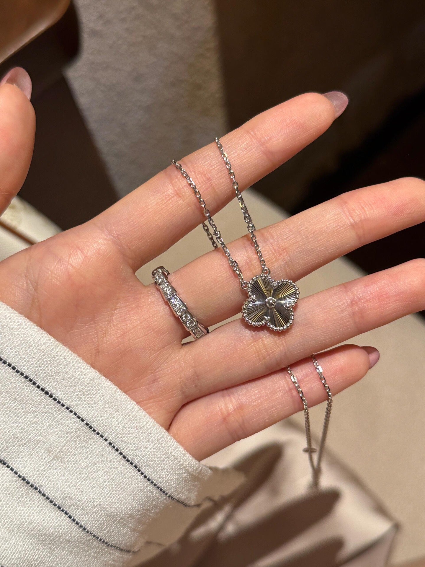 Van Cleef & Arples laser four-leaf clover necklace