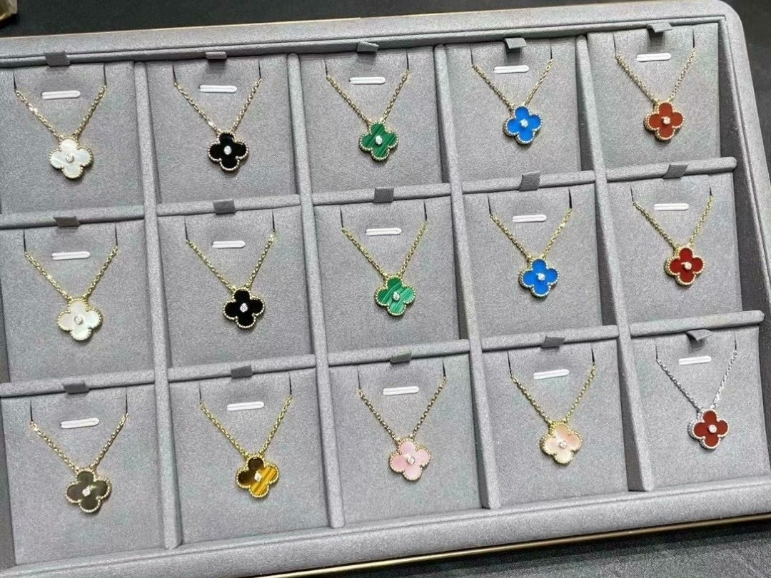 Van Cleef & Arples Four-leaf Clover necklace