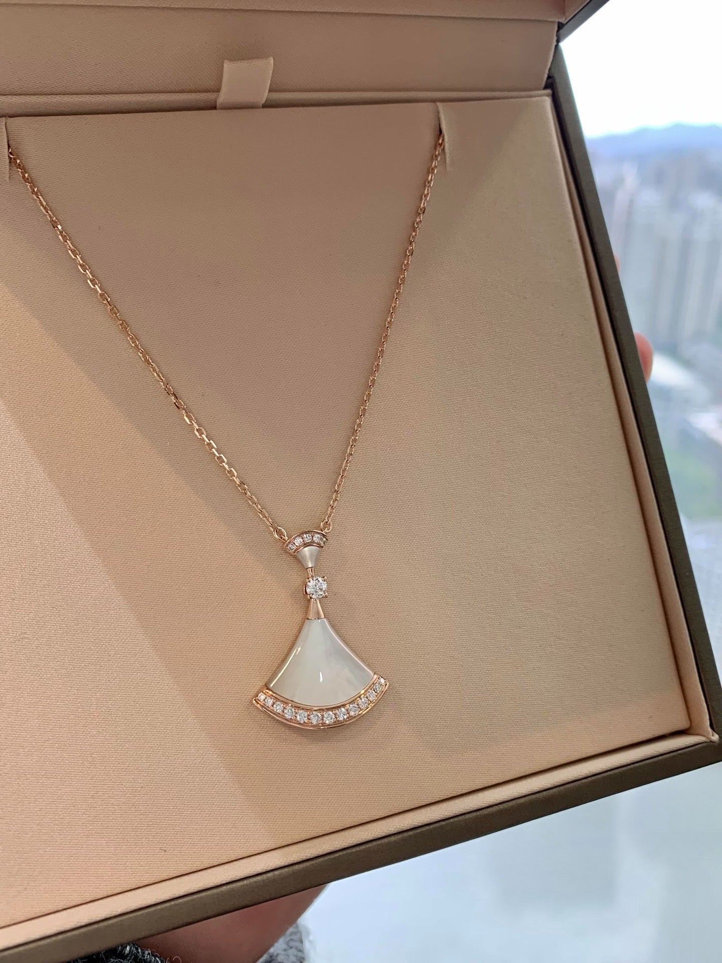 Bvlgari White Peony fan necklace