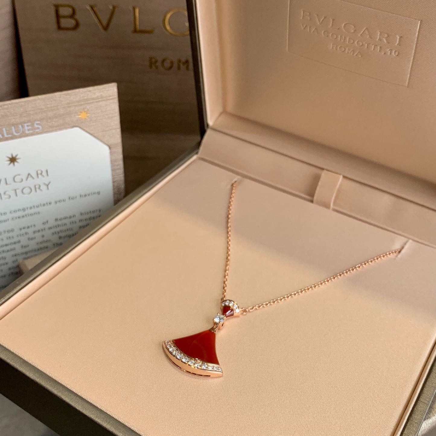 Bvlgari agate fan necklace