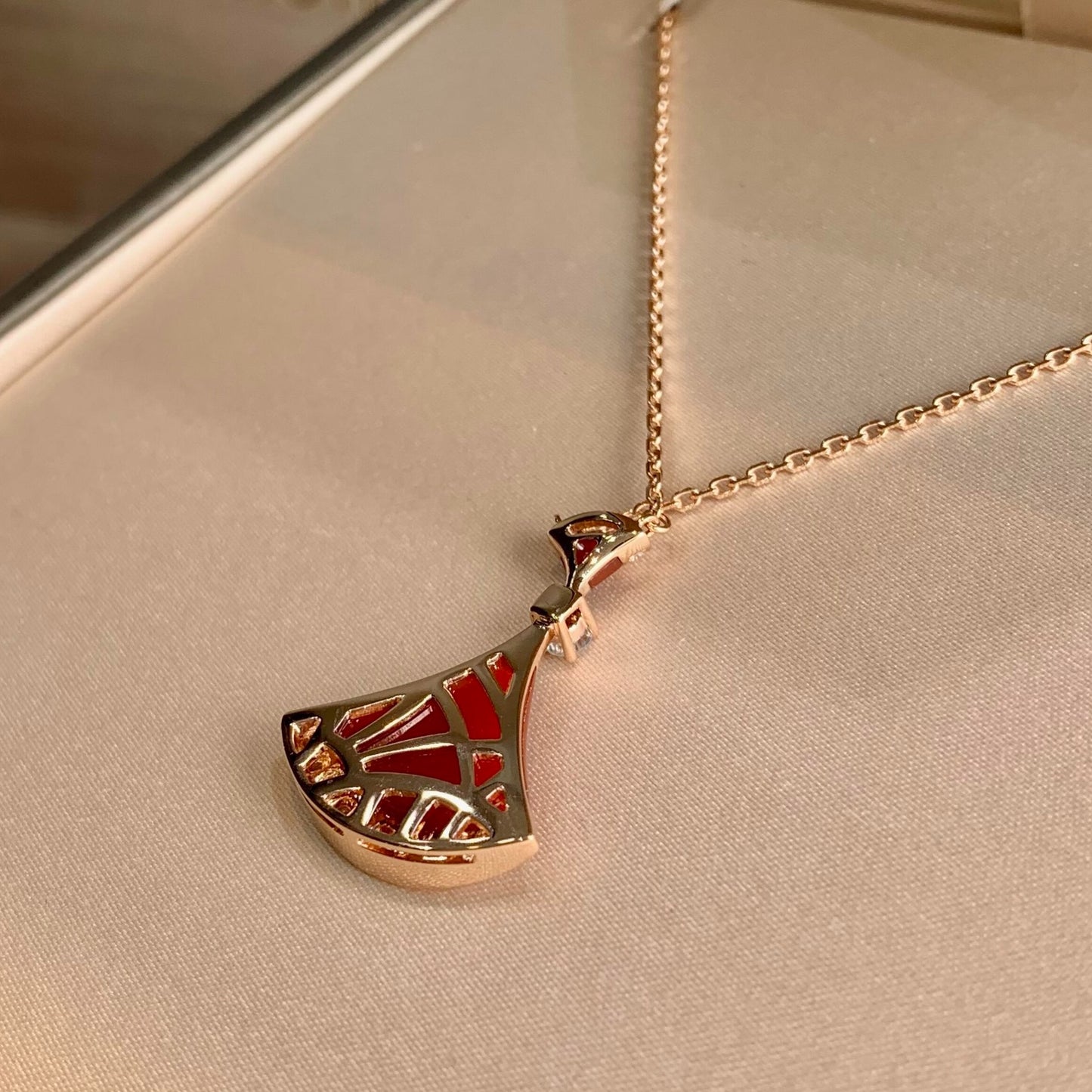 Bvlgari agate fan necklace