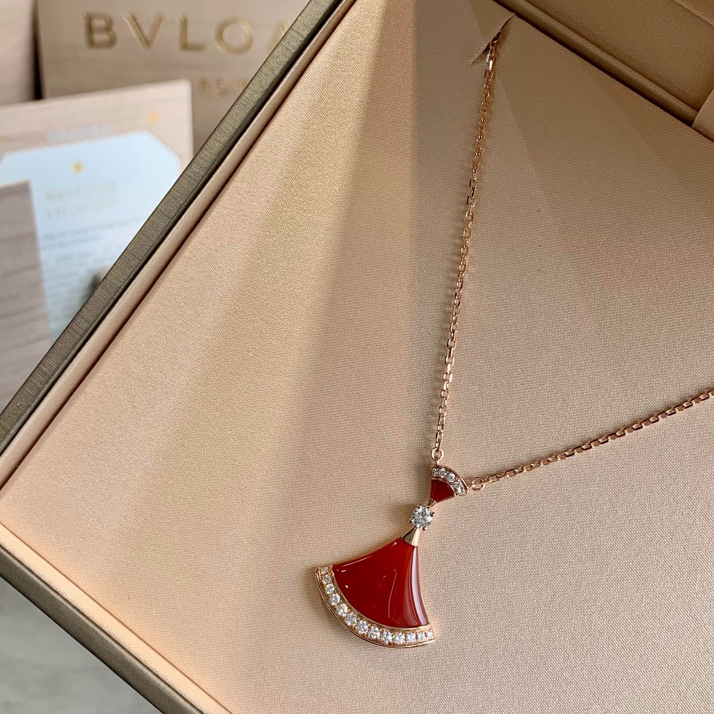 Bvlgari agate fan necklace