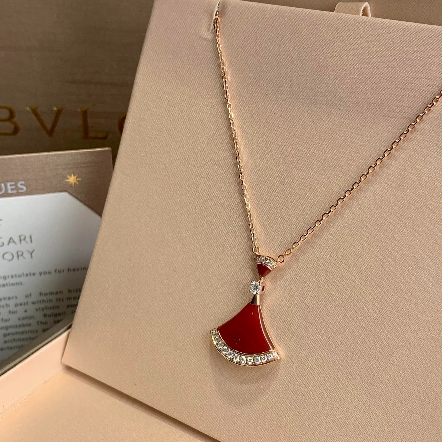 Bvlgari agate fan necklace