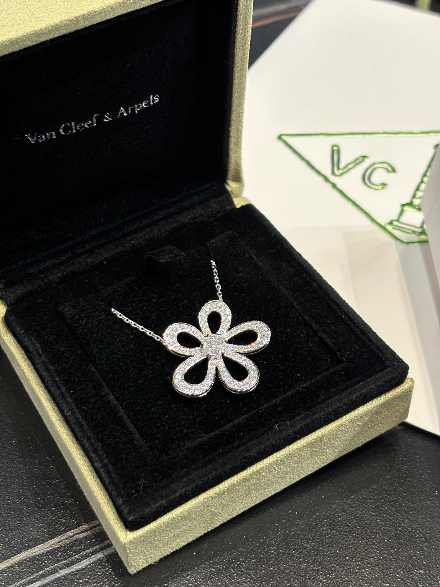 Van Cleef & Arples large floral necklace