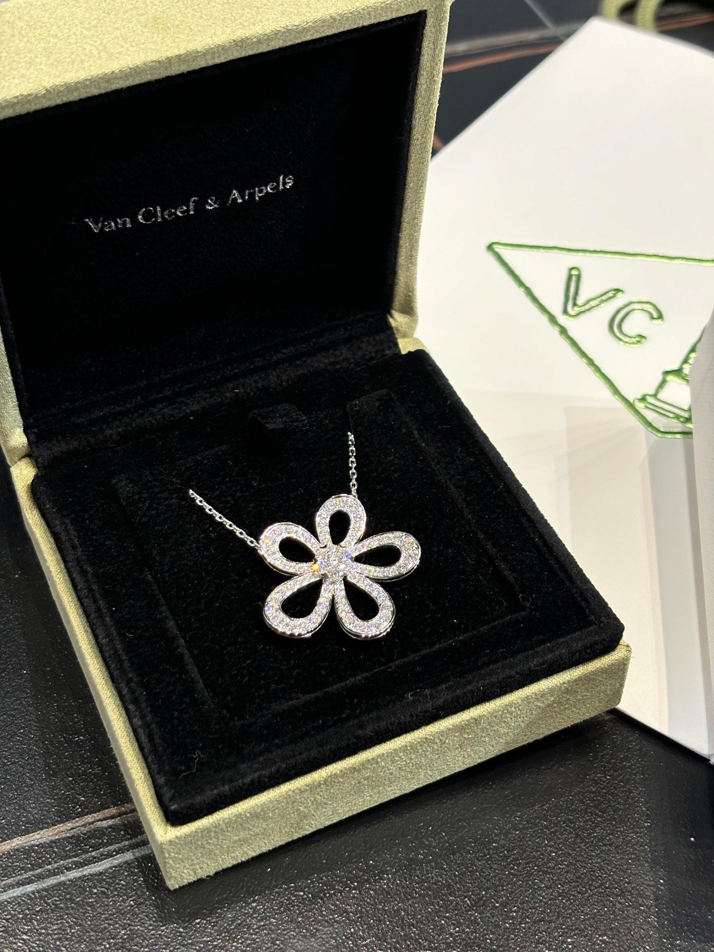 Van Cleef & Arples large floral necklace