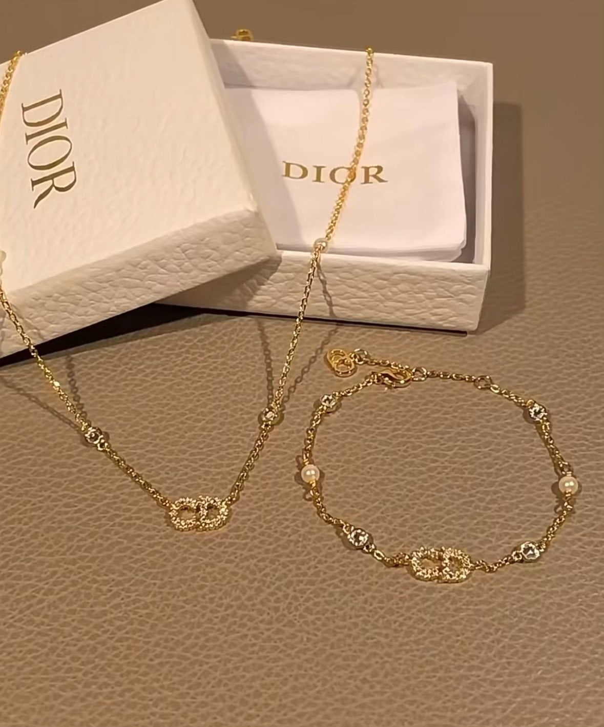 DiorCD hand chain