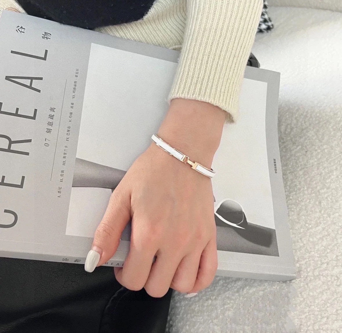 HermesH enamel bracelet