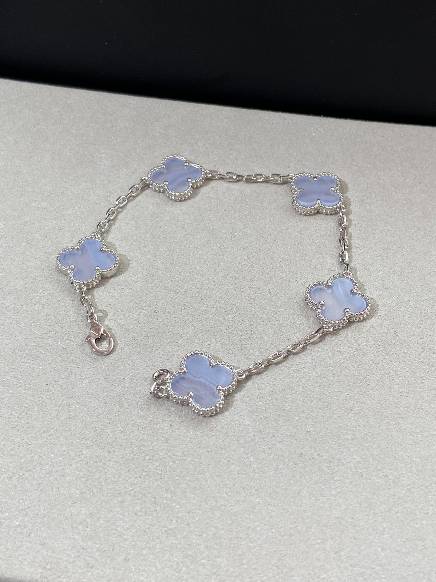 Van Cleef & Arples five-flower bracelet collection