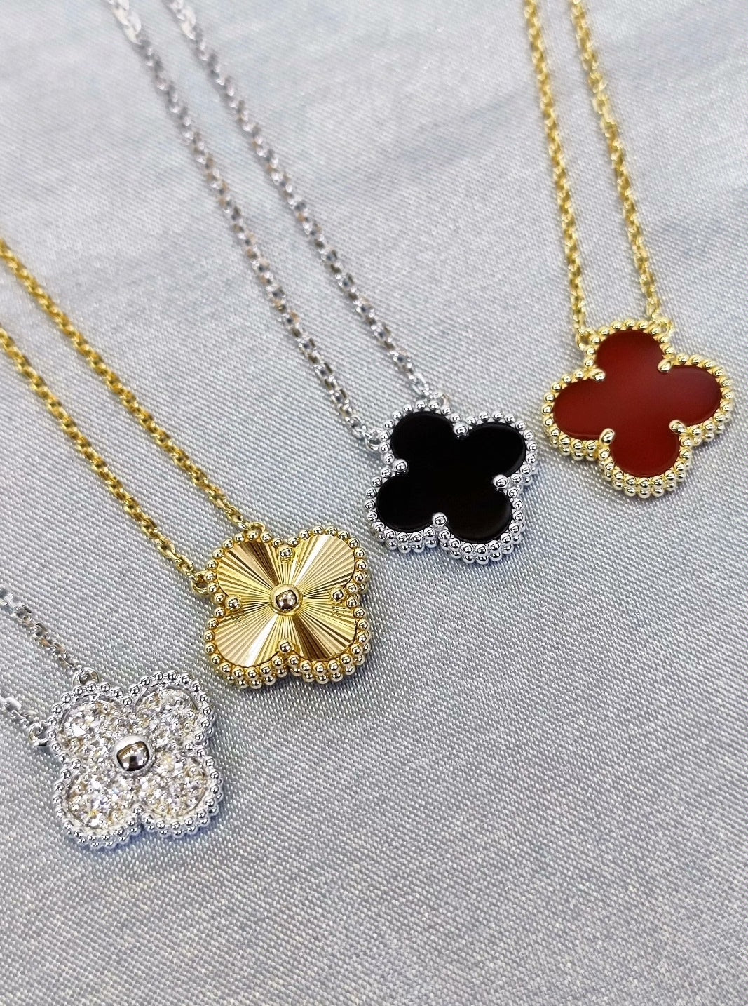 Van Cleef & Arples Four-leaf Clover necklace