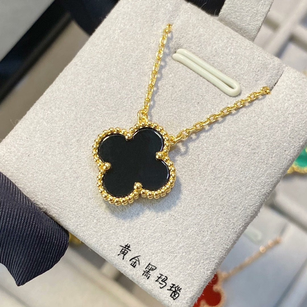 Van Cleef & Arples Four-leaf Clover necklace