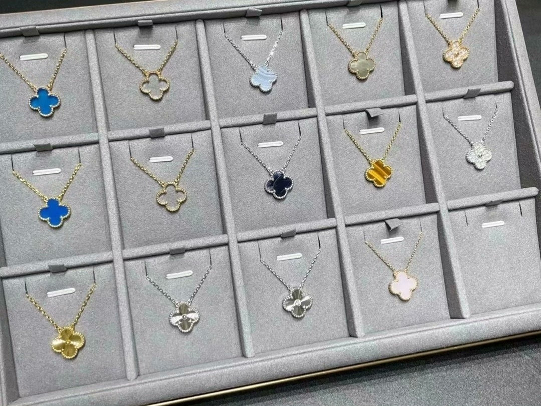 Van Cleef & Arples Four-leaf Clover necklace