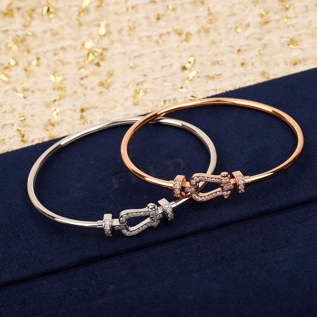 Fred's horseshoe bracelet