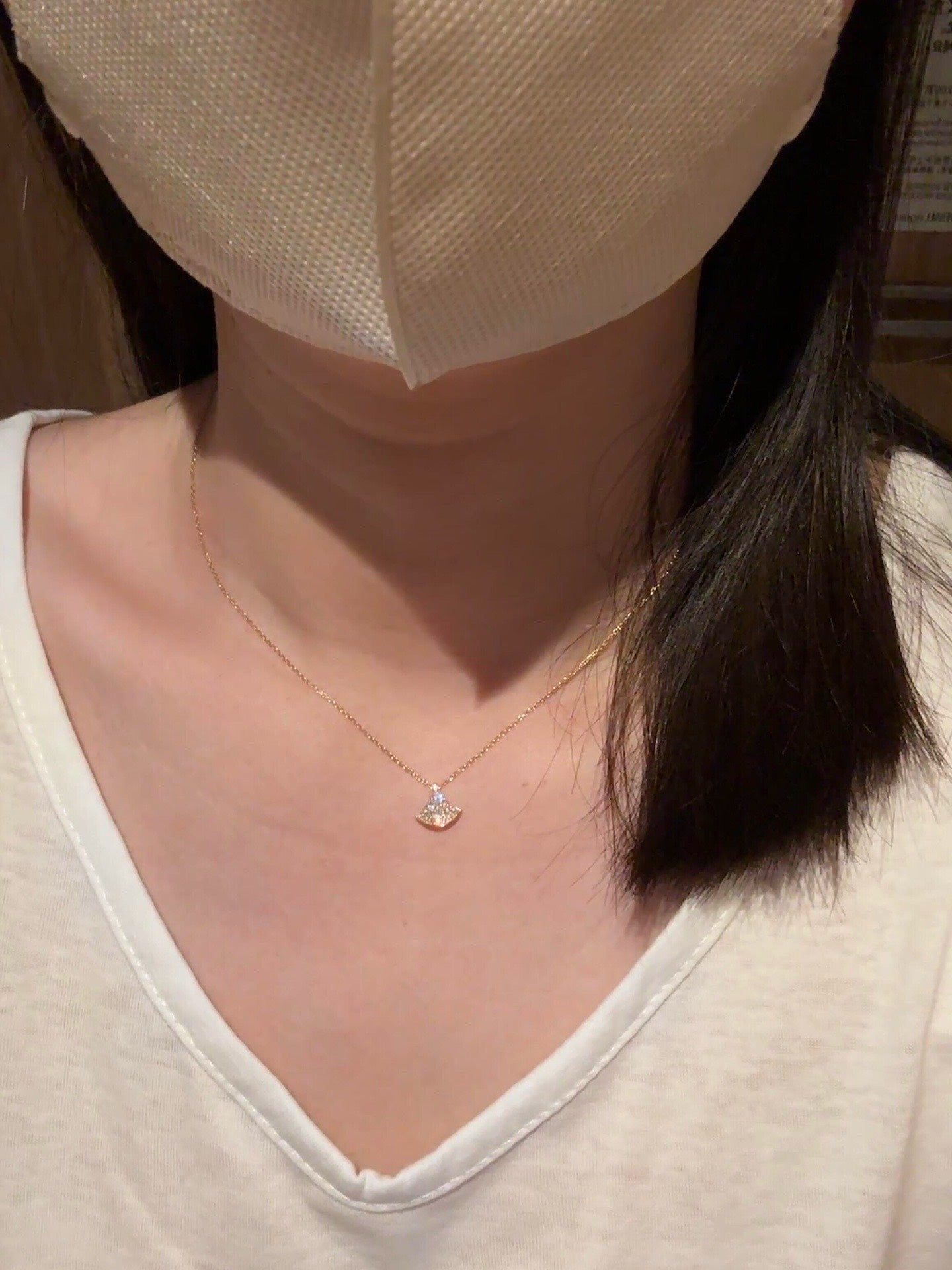 Bvlgari small fan necklace