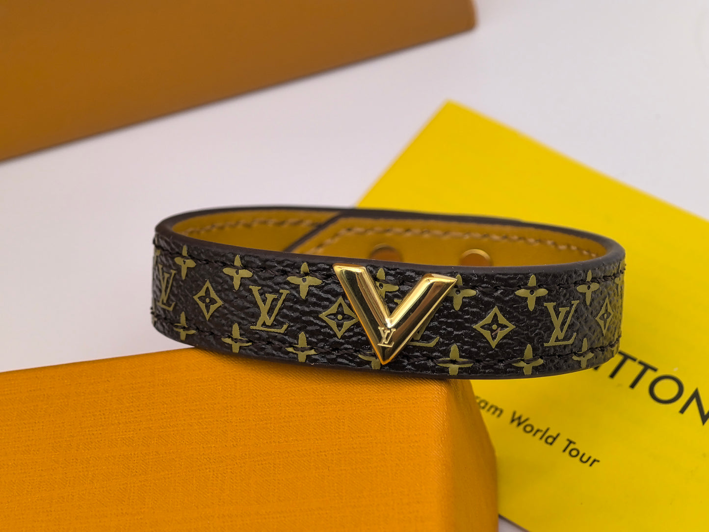 LV Old Flower Bracelet